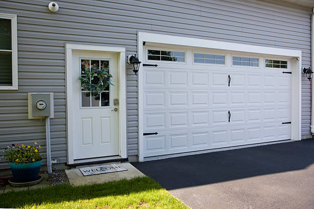 24/7 Emergency Garage Door Panel Replacement experts in Noroton, CT